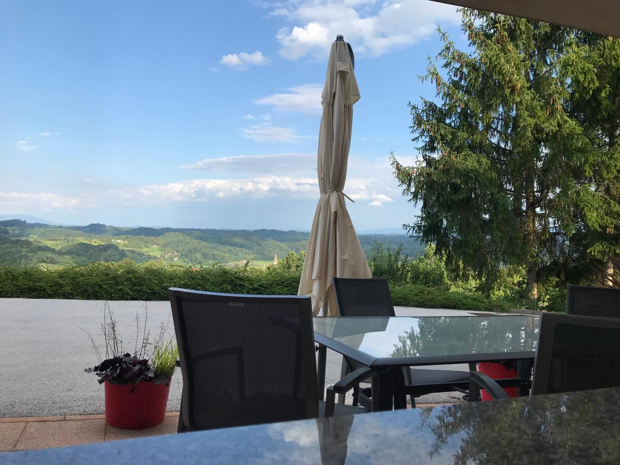 Morning Coffee W A View :) Apartman Podčetrtek Kültér fotó