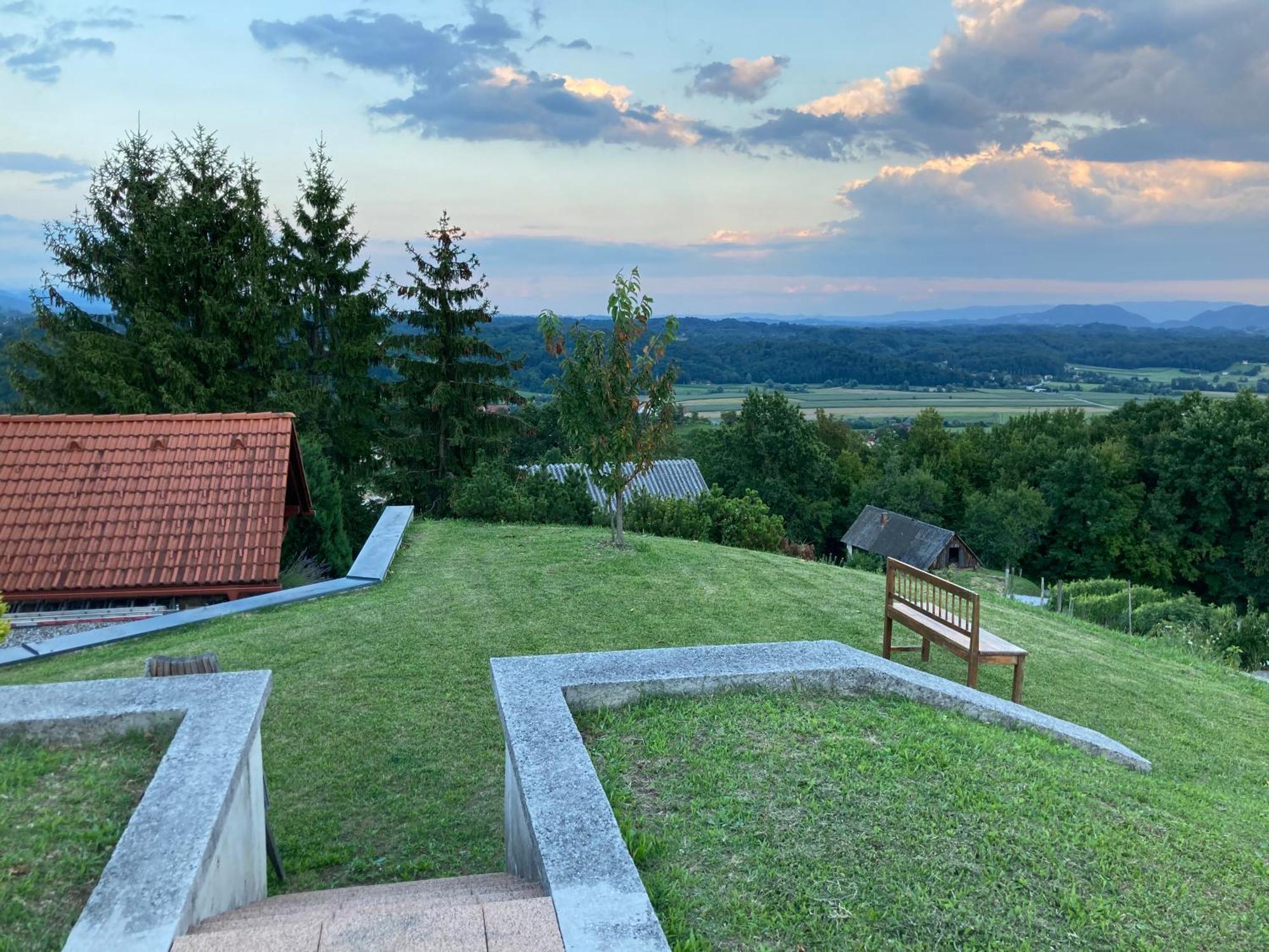Morning Coffee W A View :) Apartman Podčetrtek Kültér fotó